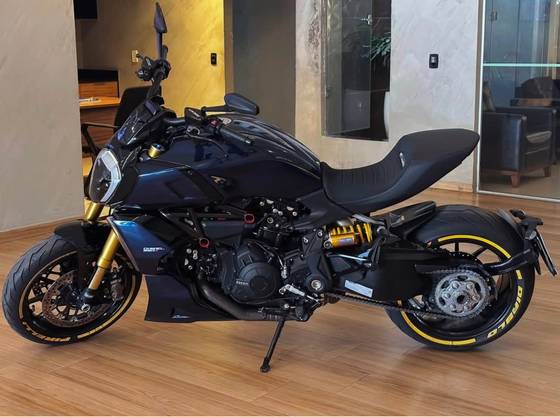 DUCATI DIAVEL 1260 S DUCATI DIAVEL 1260 S
